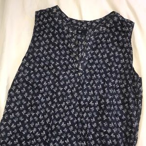 Navy blue plowed patterned tank top